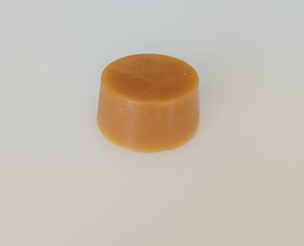 Beeswax 40mm diameter and 20mm height